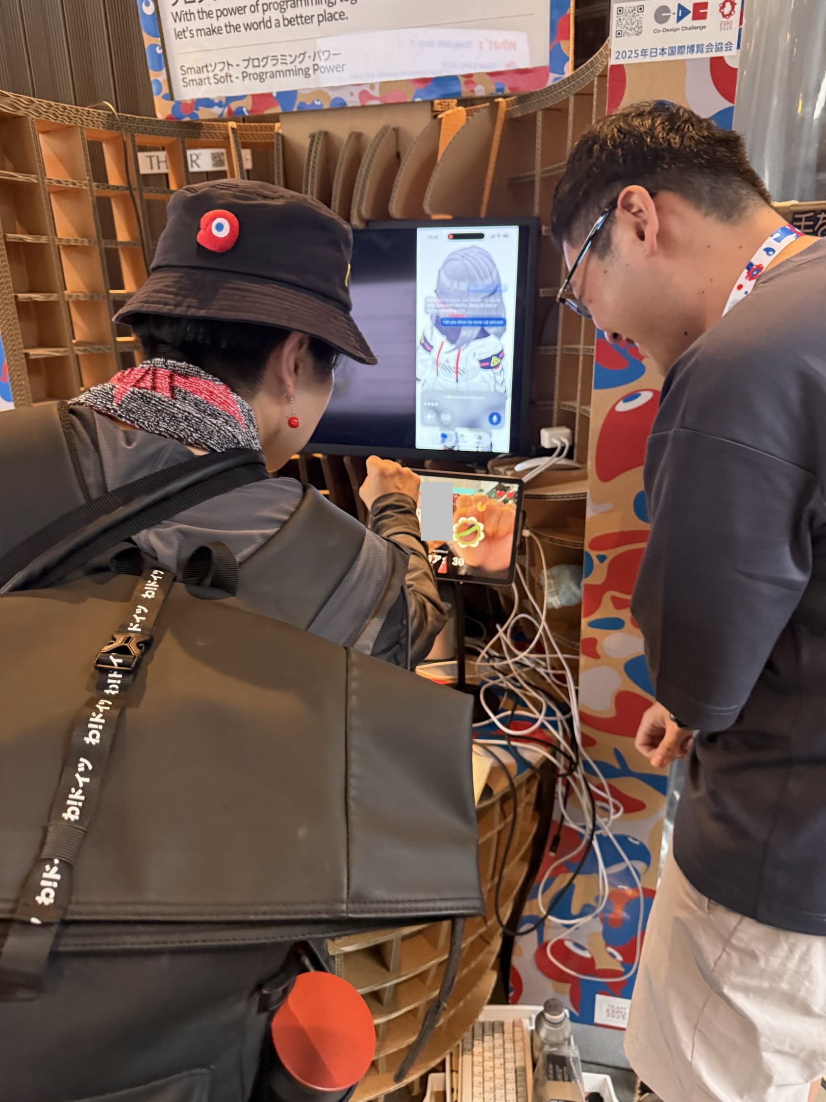 Visitors gathered around the MszPro World Expo booth